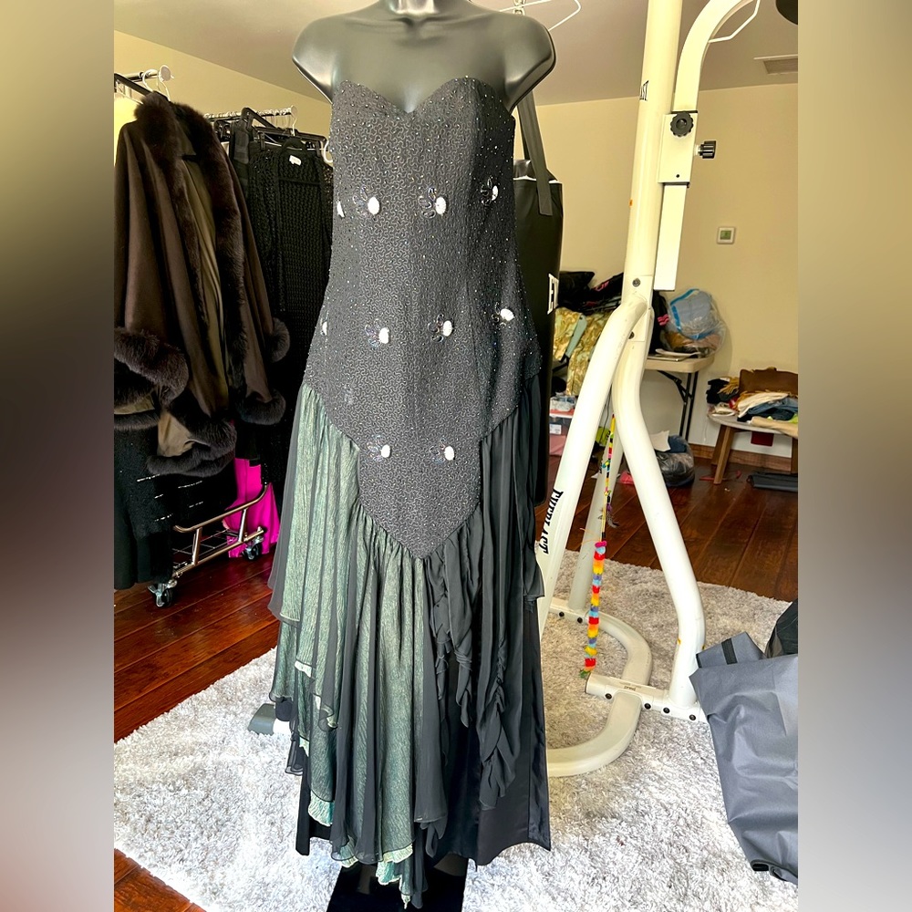 Stunning Black chiffon beaded gown with seashell accents size 8